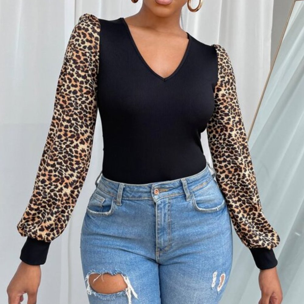 GLAM GOALS Leopard Print Bishop Sleeve Tee - Picture 5 of 6